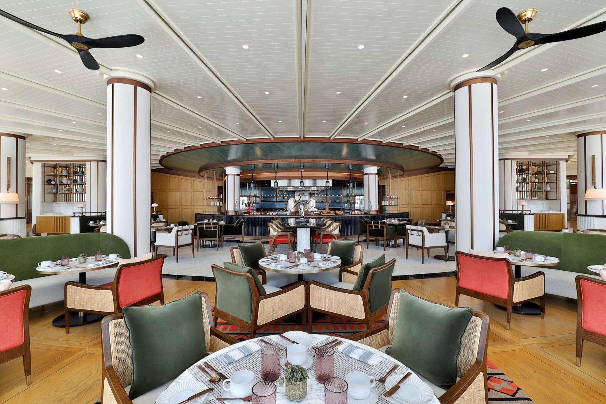 Waldorf Astoria Doha Lusail Exterior photo The restaurant