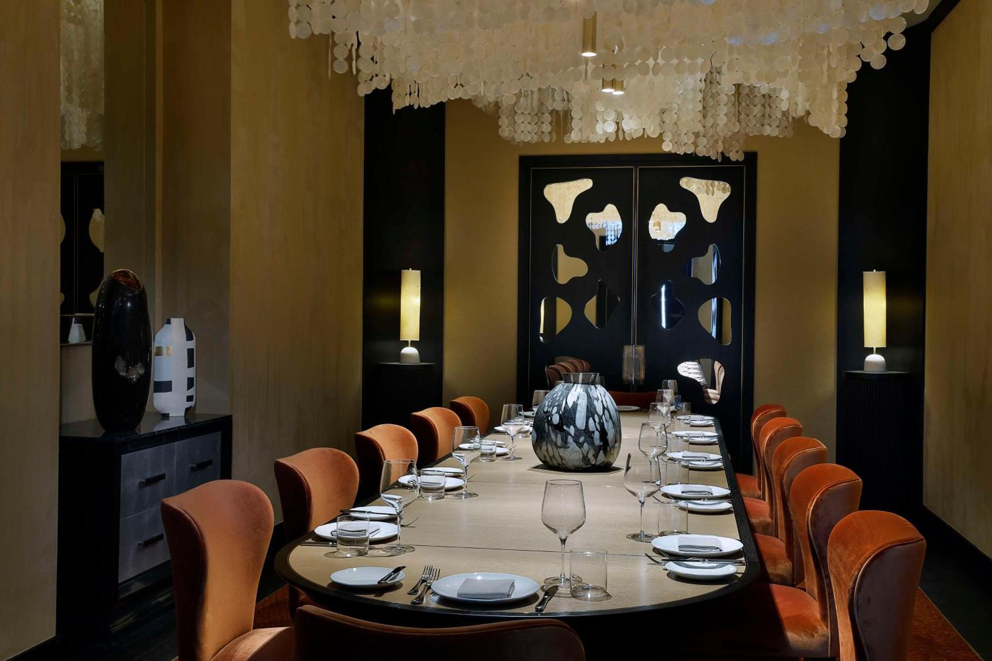 Waldorf Astoria Doha Lusail Exterior photo Private dining room at the restaurant