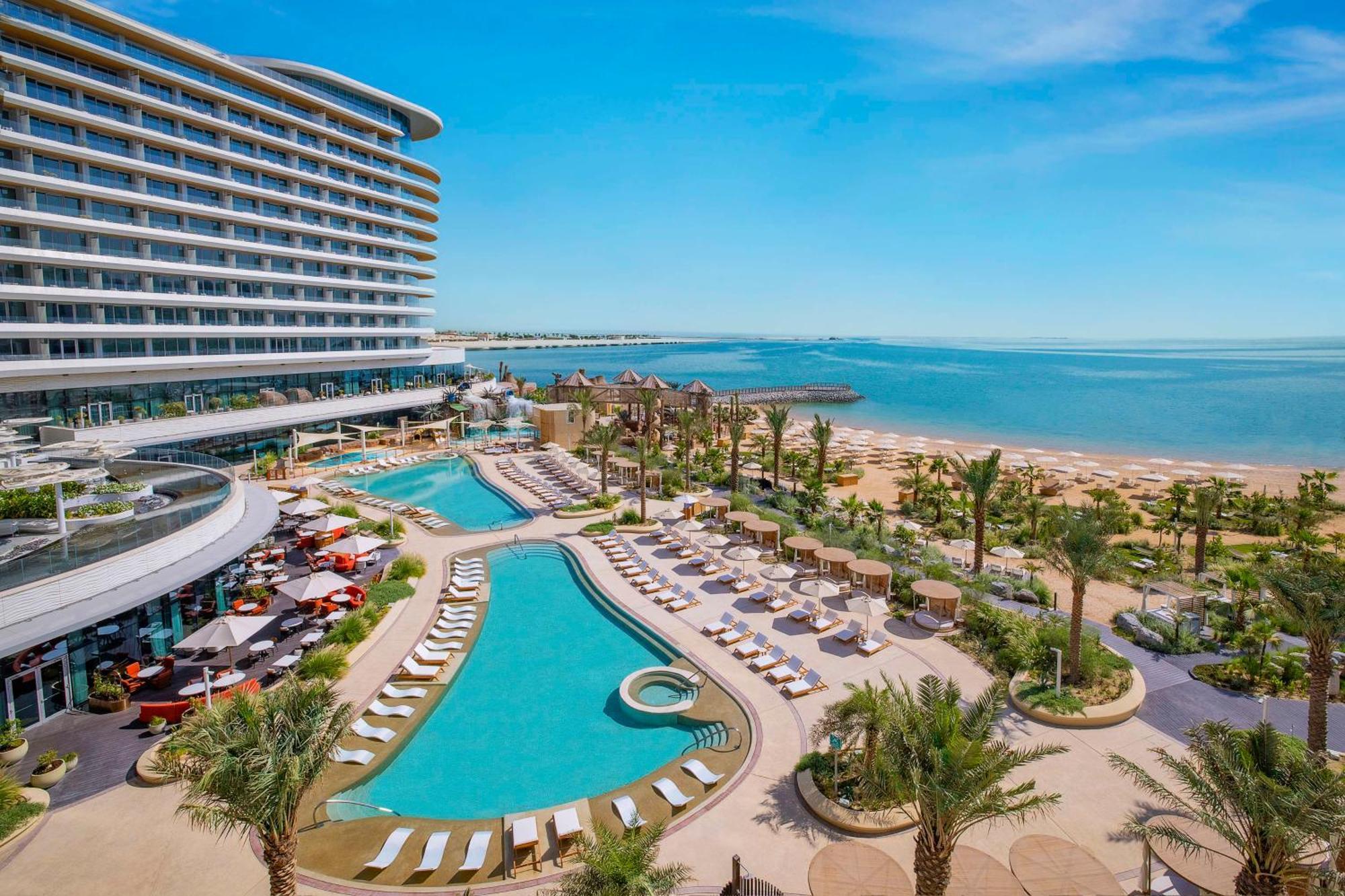 Waldorf Astoria Doha Lusail Exterior photo The hotel's pool
